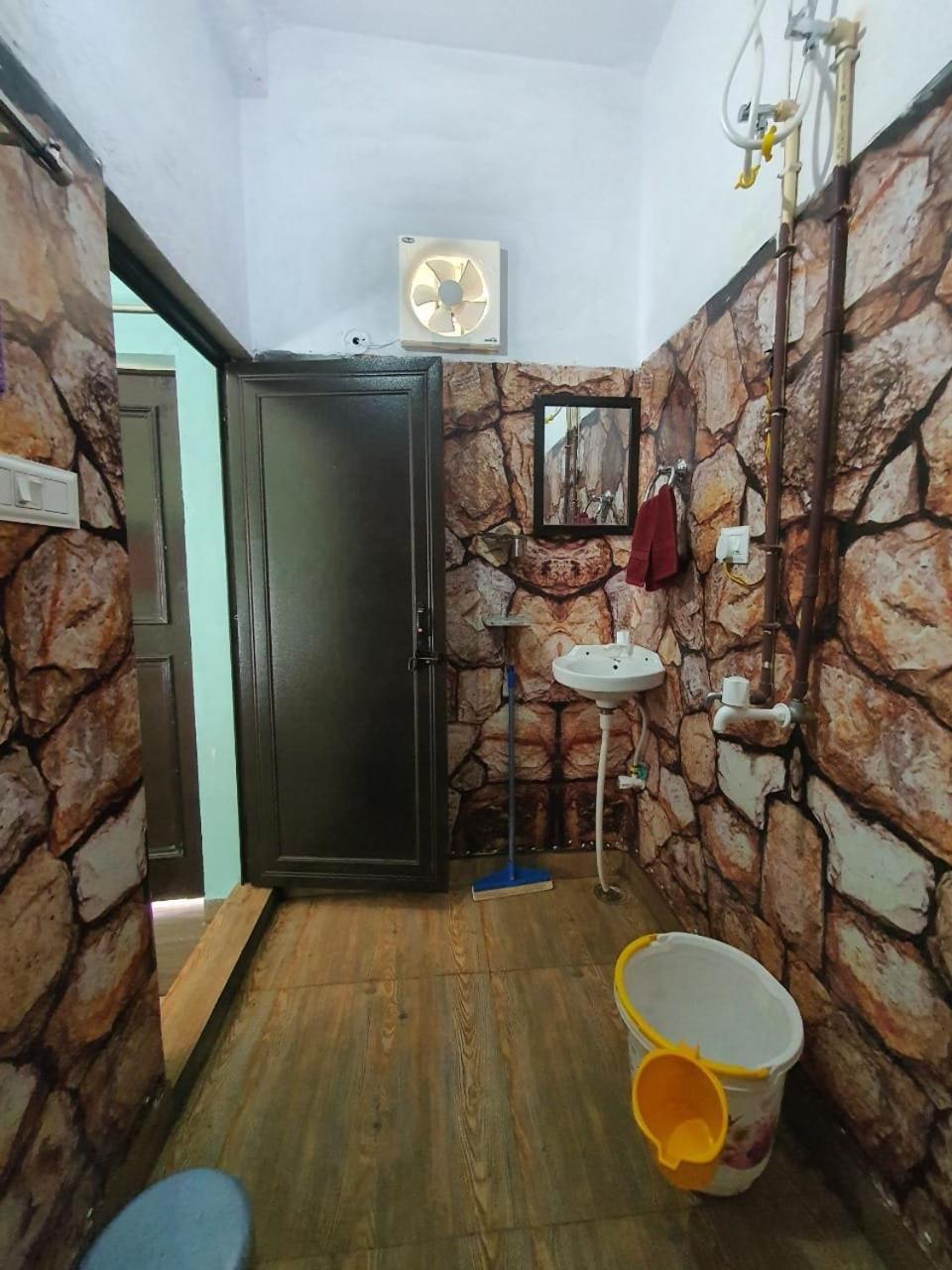 Utsav Riverbank Homestay Haldwāni Exterior foto